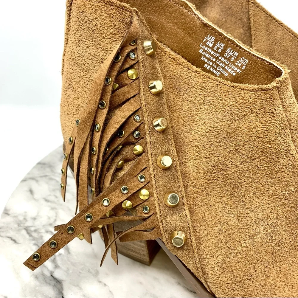 Fergie Bennie Brown Suede Studded Fringe Boots 7.5 Boho Prairie Cottagecore Moto